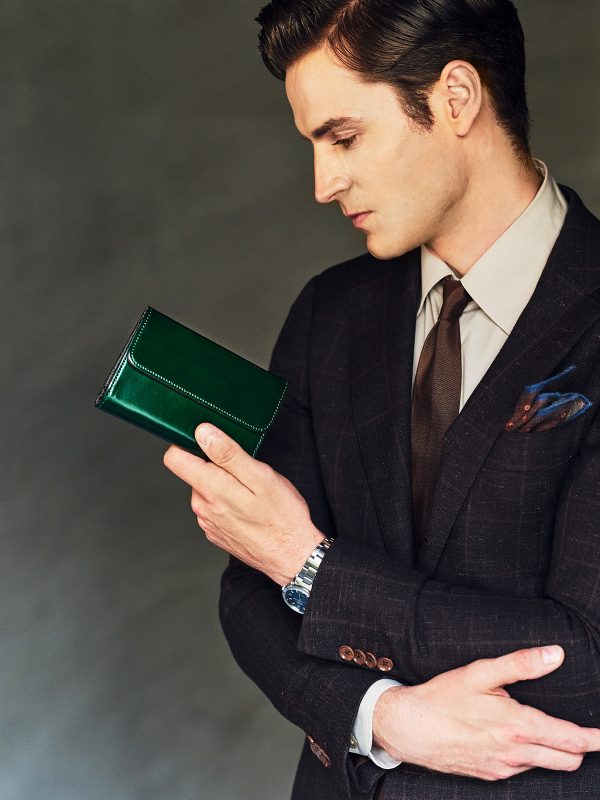 アニリンコードバン フラップミドルウォレット（かぶせ深札入れ）