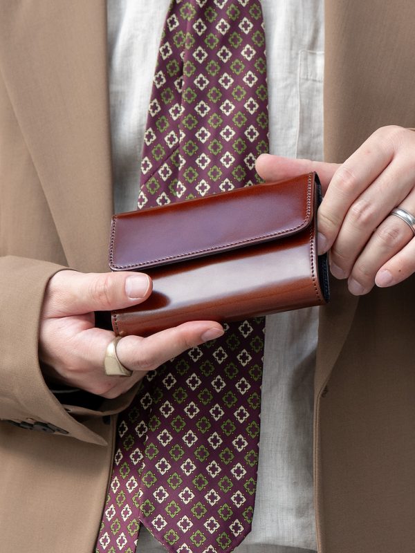 アニリンコードバン フラップミドルウォレット（かぶせ深札入れ）